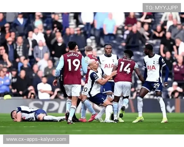 曼联死磕热刺，英超争冠激烈对决