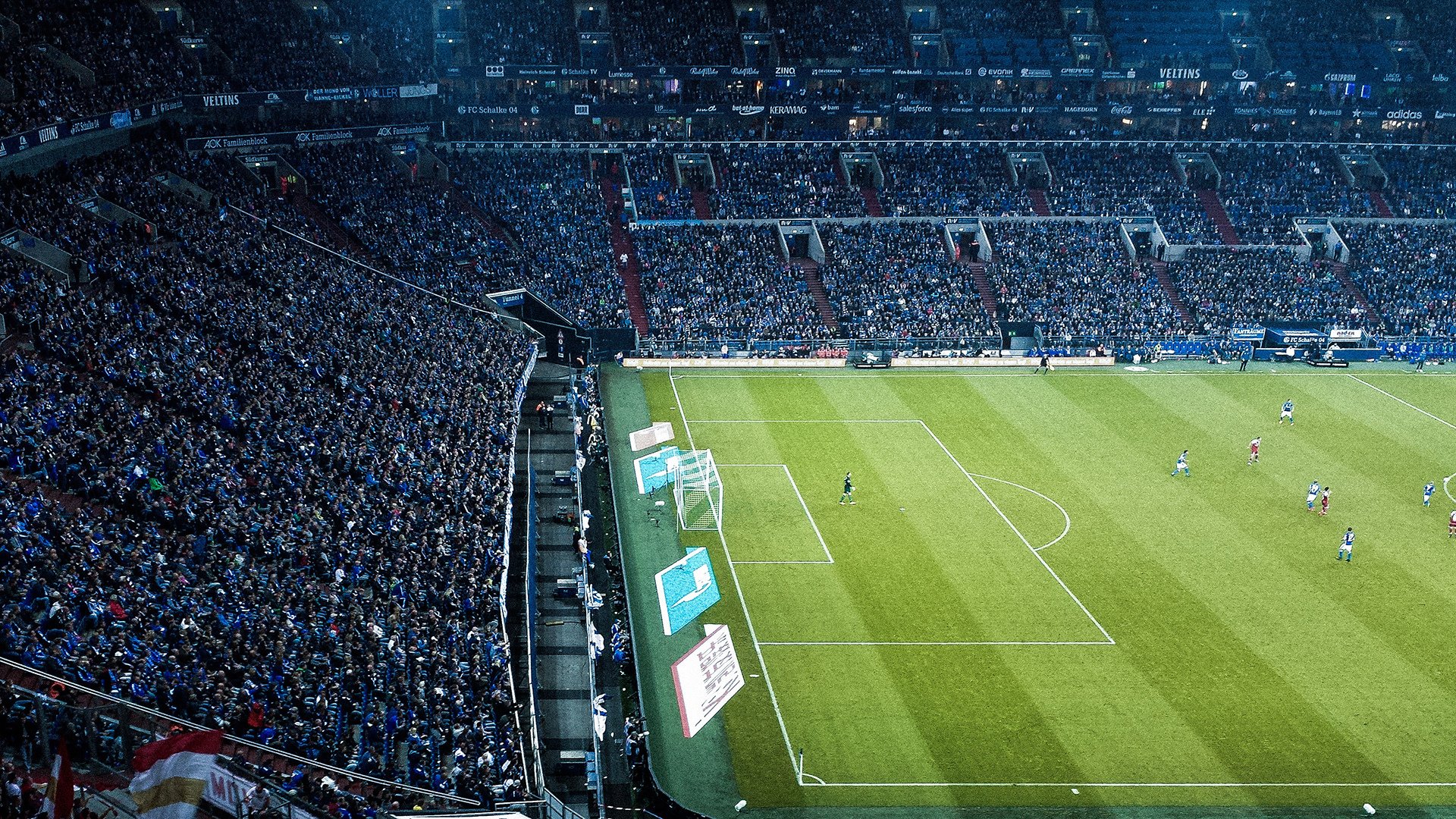 英超争冠临近，曼城与利物浦名次频繁更动引发热议，曼城和利物浦比赛结果